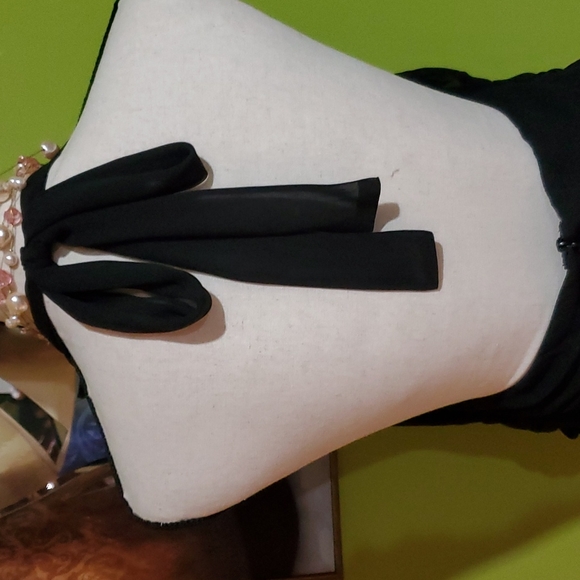 Dress - Picture 5 of 9